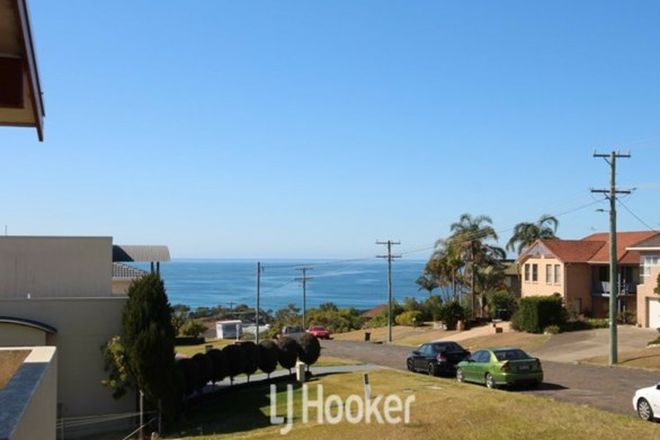 Picture of 58 Redhead Rd, HALLIDAYS POINT NSW 2430