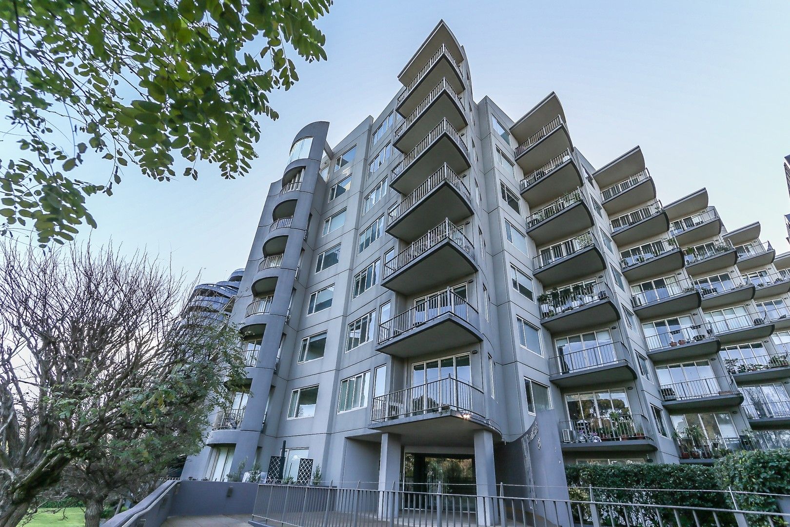 2 bedrooms Apartment / Unit / Flat in 8/23-25 Queens Road MELBOURNE VIC, 3004