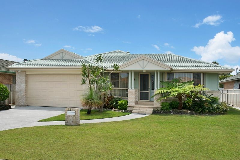 27 Gumnut Road, Yamba NSW 2464, Image 0