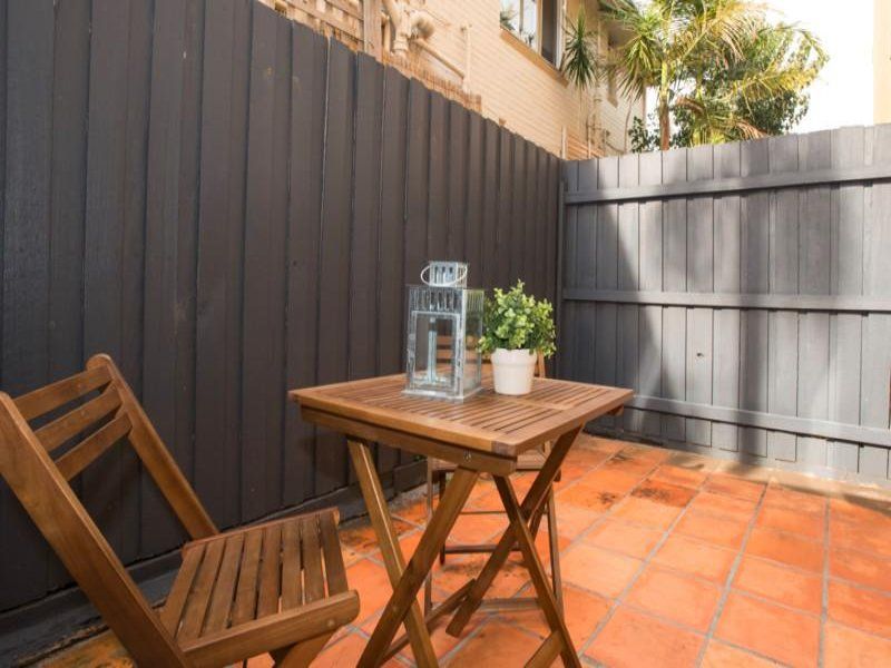 1 bedrooms Apartment / Unit / Flat in 4/77 Westbury Street ST KILDA EAST VIC, 3183