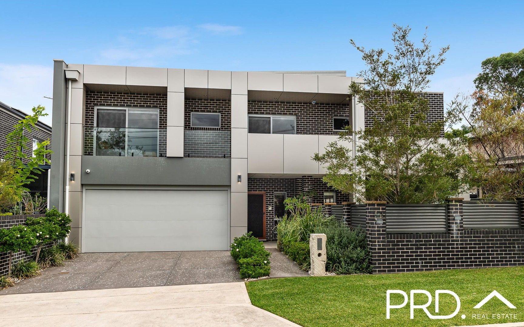 5 bedrooms House in 27 Mactier Avenue MILPERRA NSW, 2214