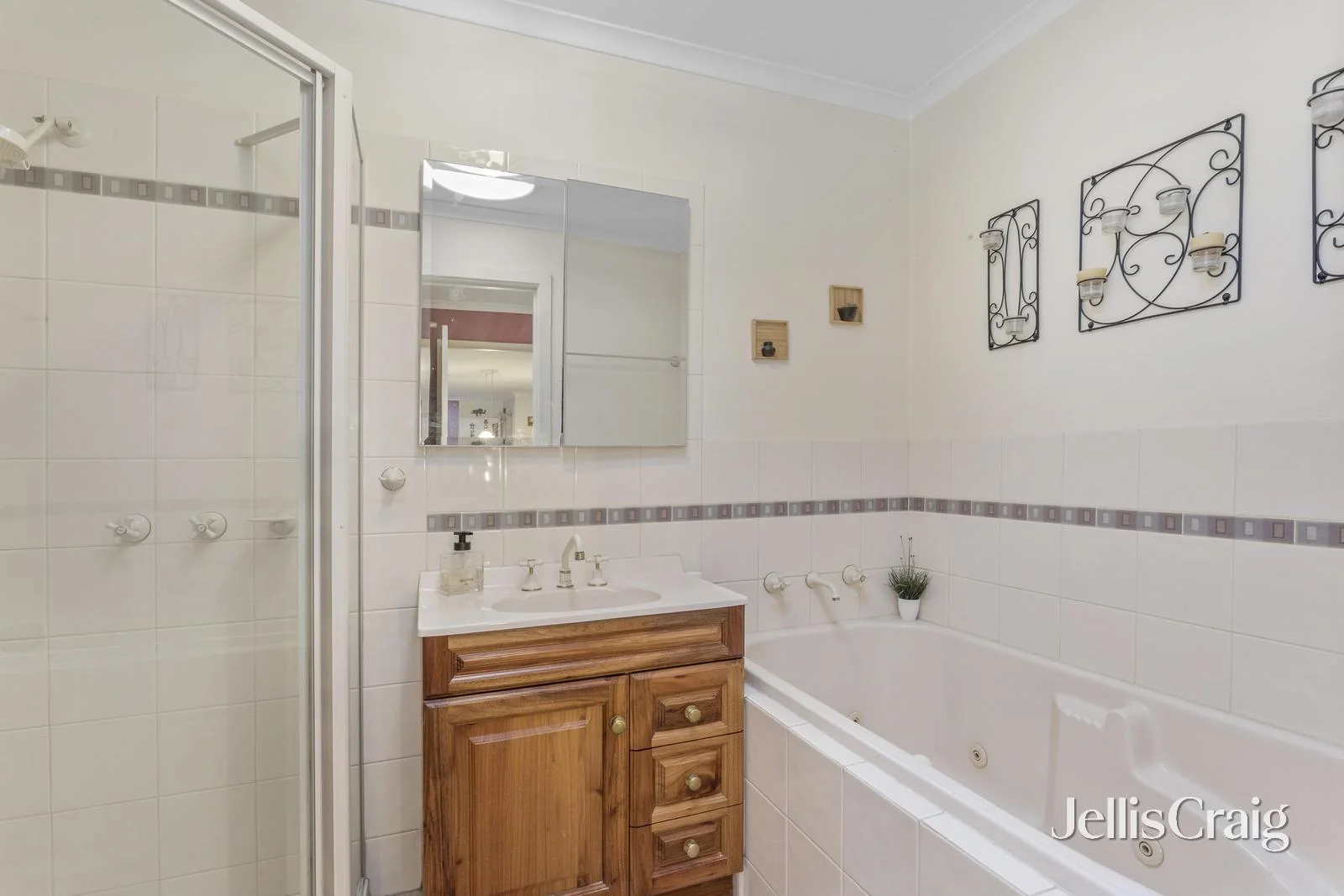 Additional image 9 of 18 Lennox Avenue, Glen Waverley VIC 3150