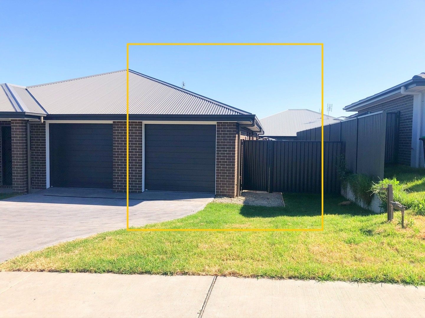 2 bedrooms Duplex in 4a Banyan Street GILLIESTON HEIGHTS NSW, 2321