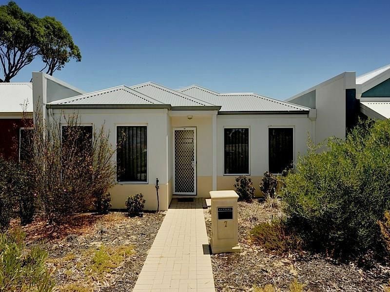 4 bedrooms House in 7 Tiller Turn YANCHEP WA, 6035