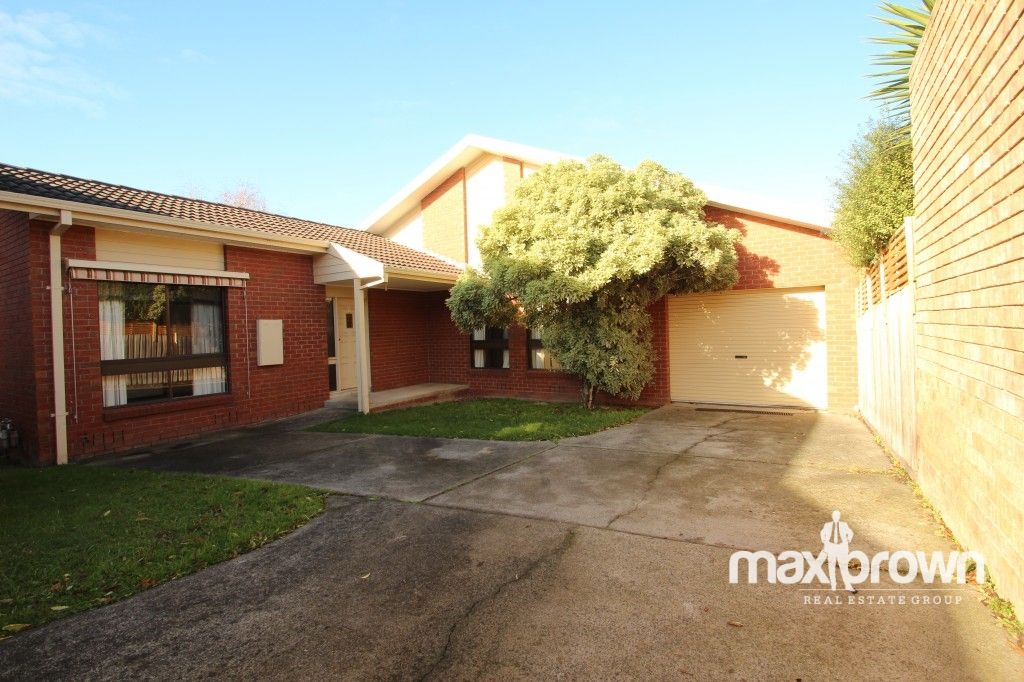 2/3 Moonstone Court, Wheelers Hill VIC 3150, Image 0