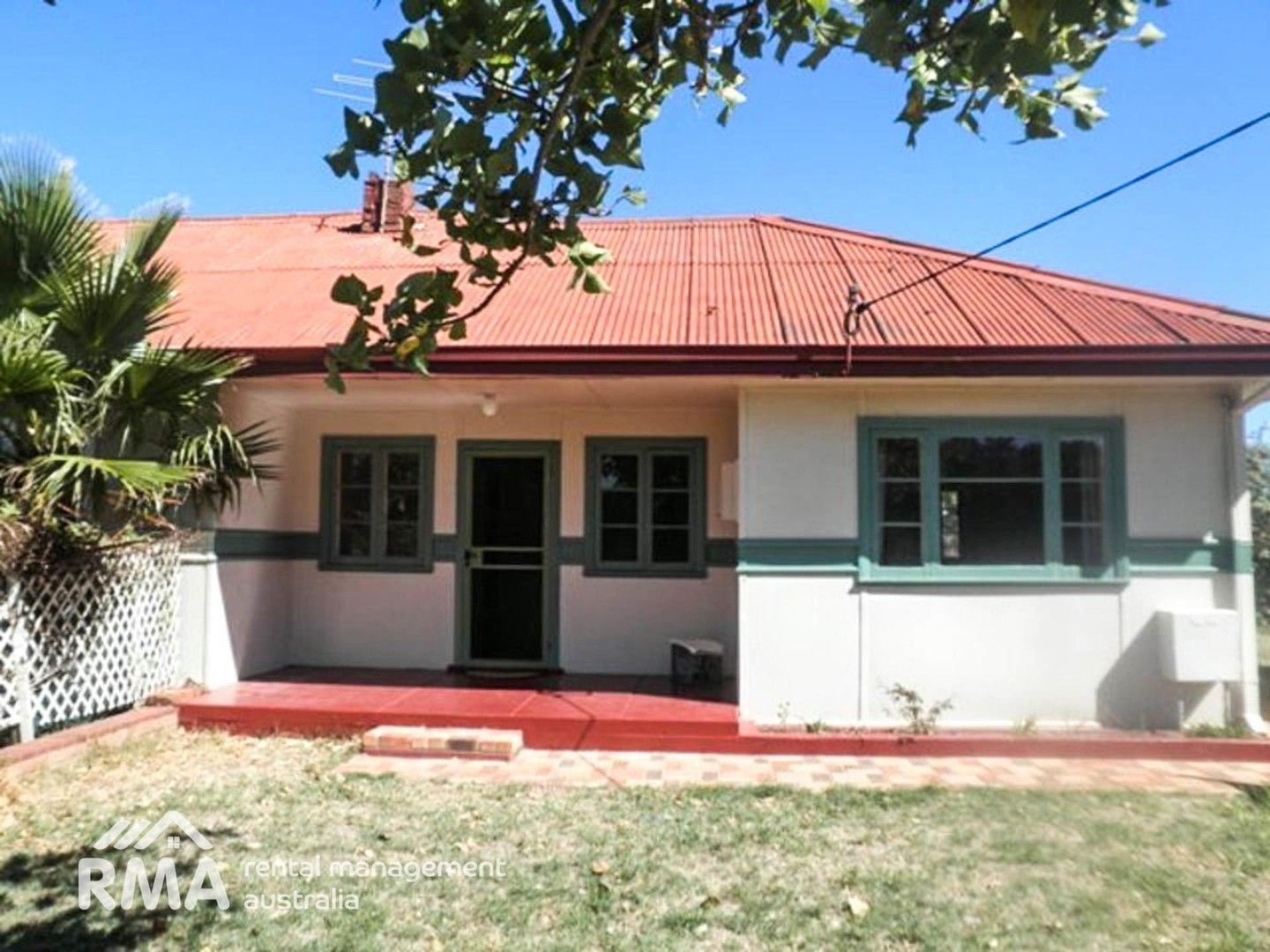 2 bedrooms House in 4 Kingia Street SOUTH BUNBURY WA, 6230