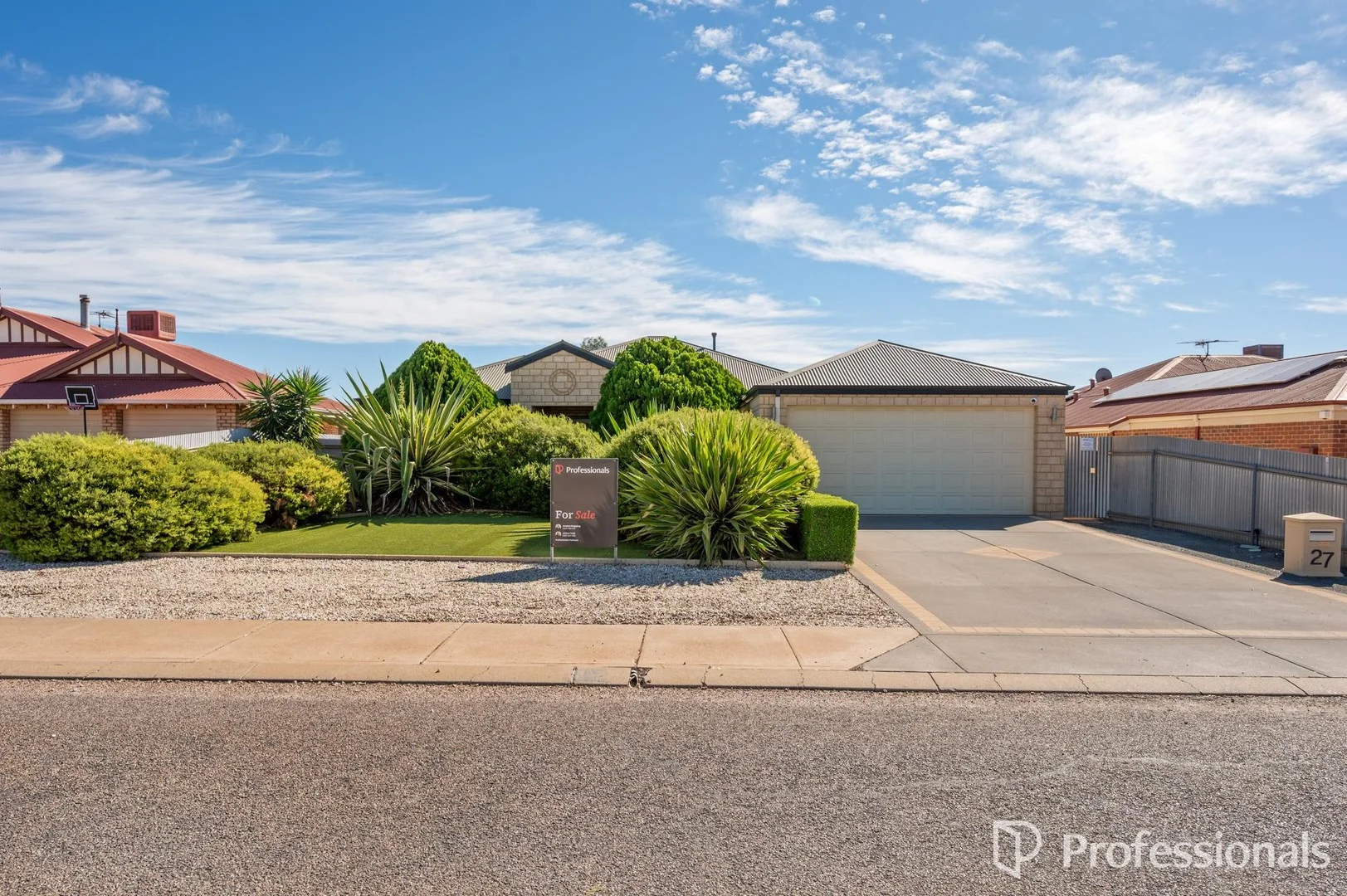 Primary image of 27 Longmore Parade, Broadwood WA 6430