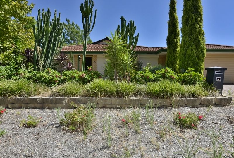 29 Lewis Jones Crss, Stratton WA 6056 House For Rent 580 Domain