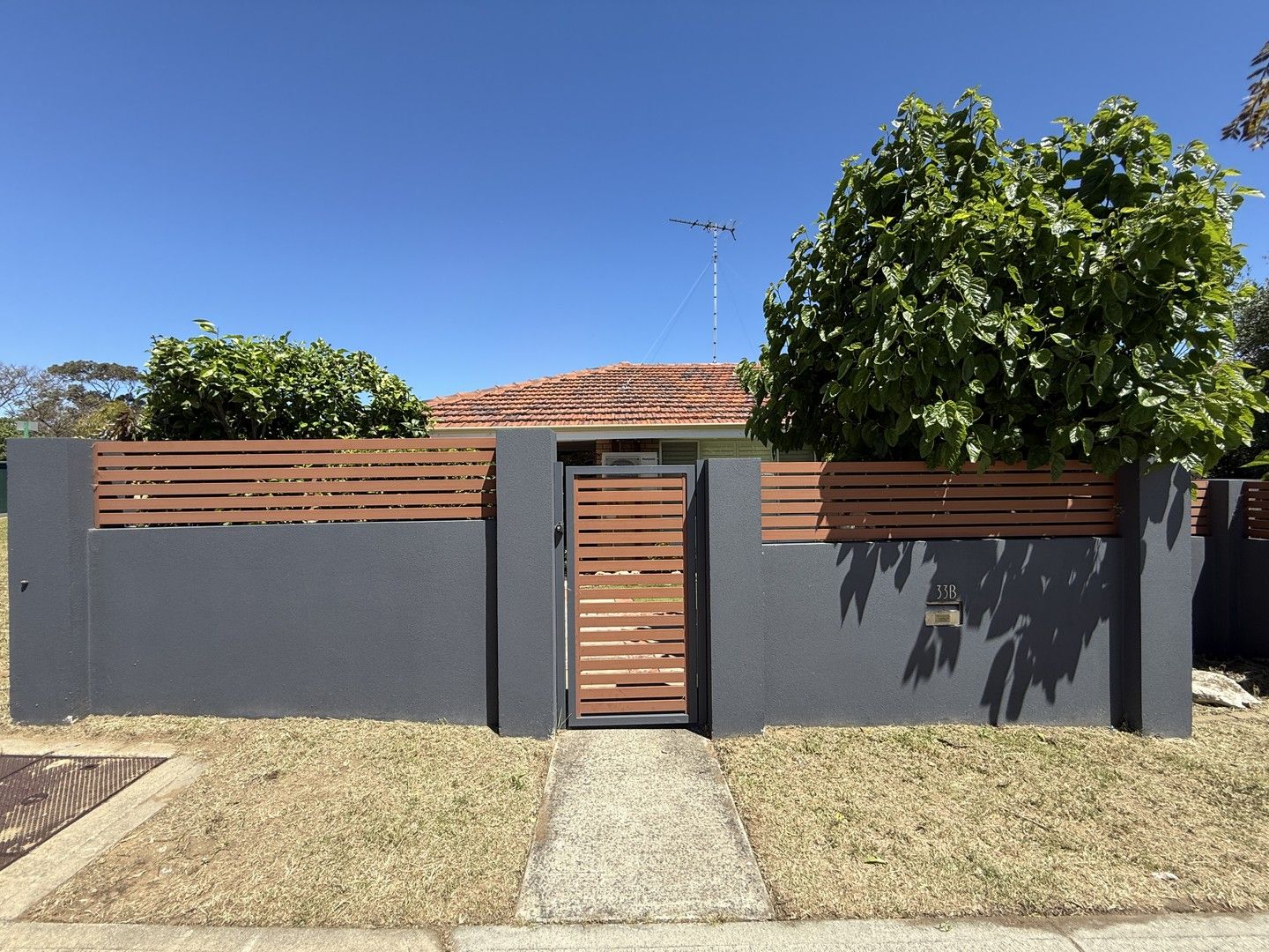 2 bedrooms House in B/33 Winterfold Road HAMILTON HILL WA, 6163