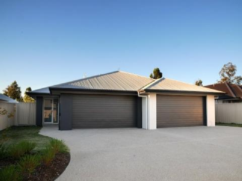 2/53 Acacia Drive, Miles QLD 4415