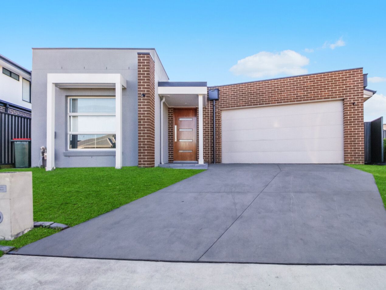 4 bedrooms House in 39 Agland Avenue MARSDEN PARK NSW, 2765