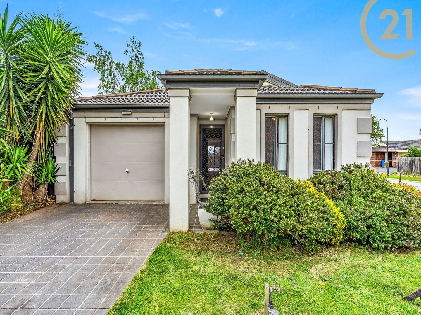 35 Melzak Way, Berwick VIC 3806