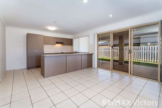 95 Hollywood Avenue, Bellmere QLD 4510, Image 2