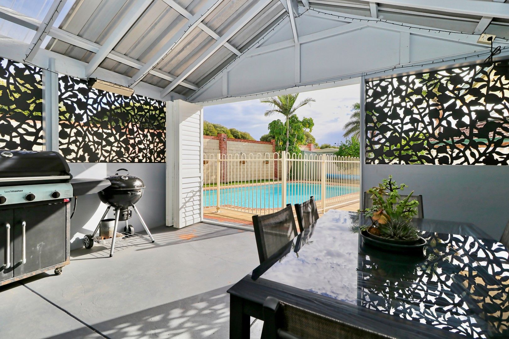 12 Meadow Court, Cooloongup WA 6168, Image 0
