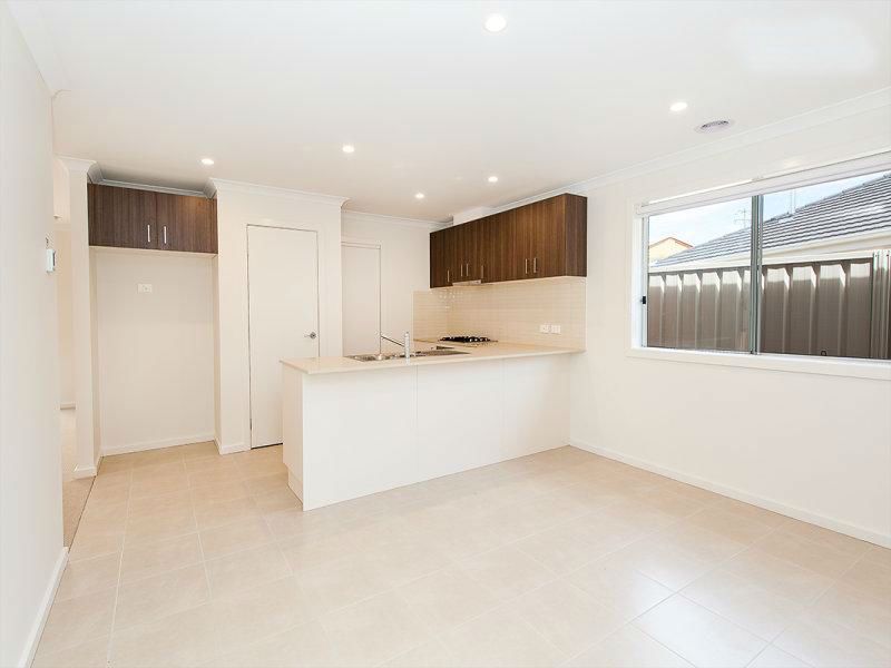 4 Brookfields Mews, Lavington NSW 2641, Image 0