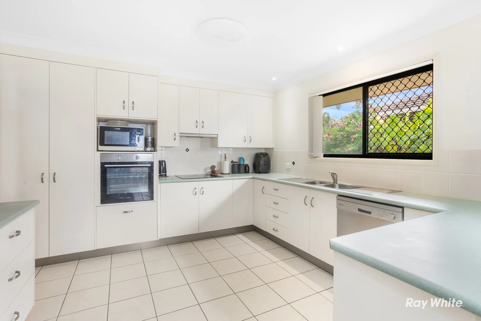 Additional image 4 of 10 Yearsley Grove, Pacific Heights QLD 4703