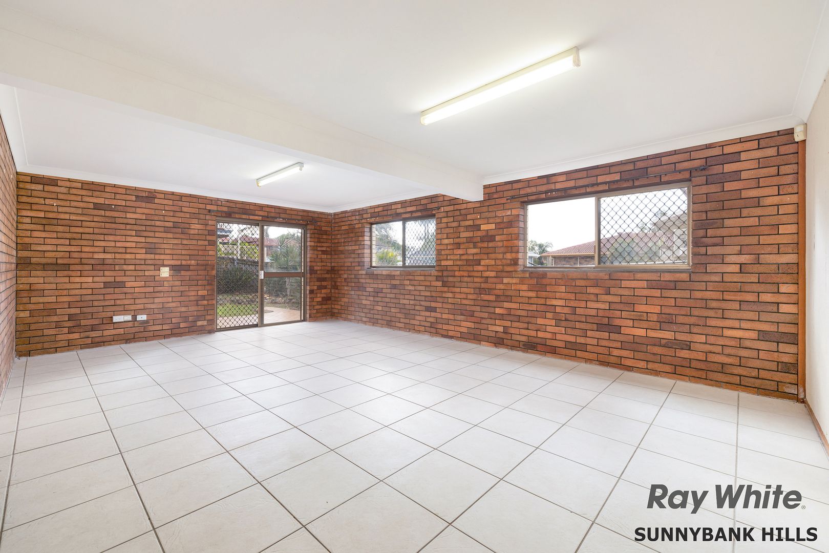 28 Dubarry Street, Sunnybank Hills QLD 4109, Image 2