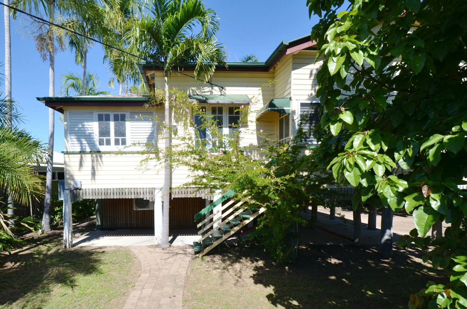 38 Bayswater Terrace, Hyde Park QLD 4812, Image 2