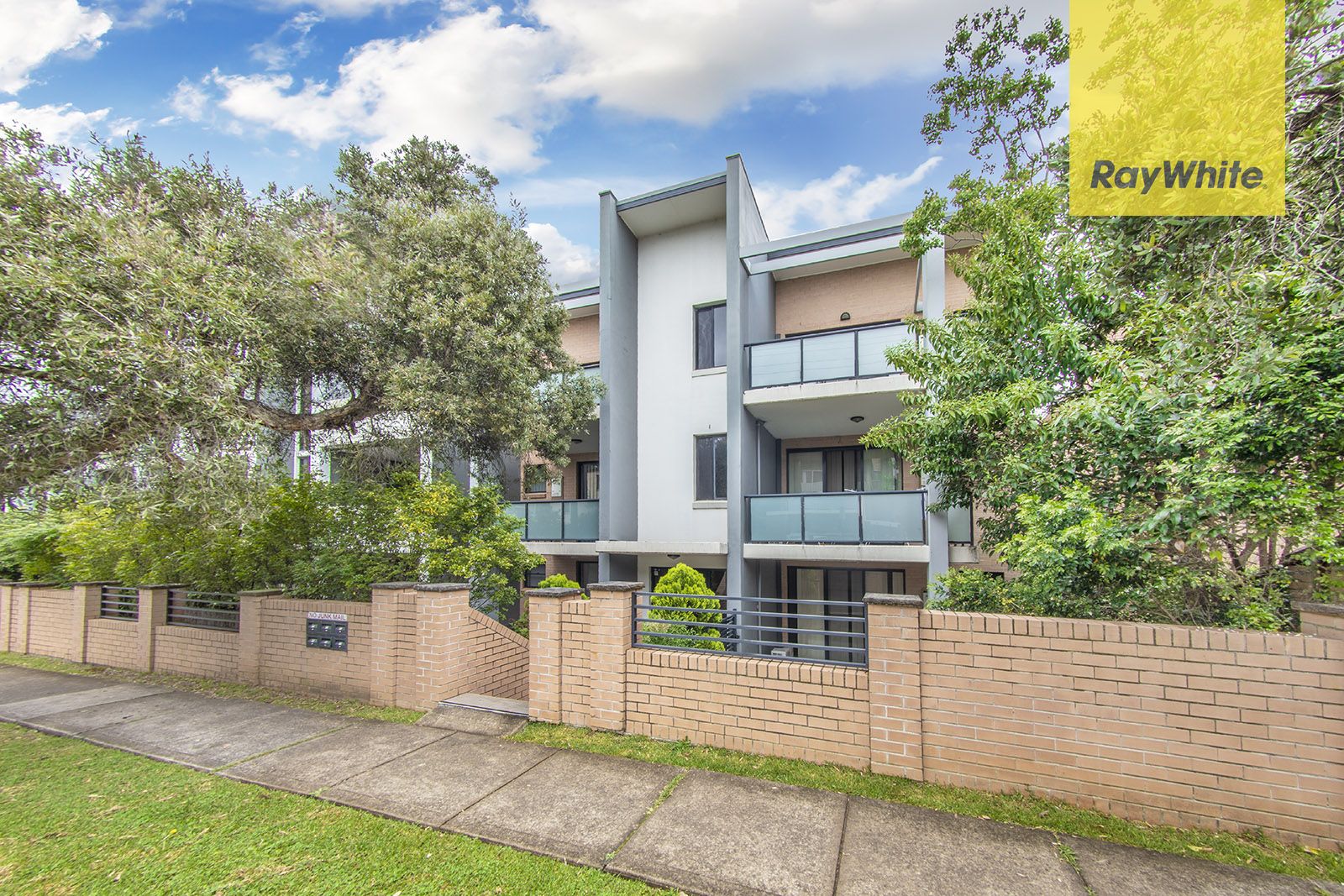 2 bedrooms House in 14/23-33 Napier Street PARRAMATTA NSW, 2150