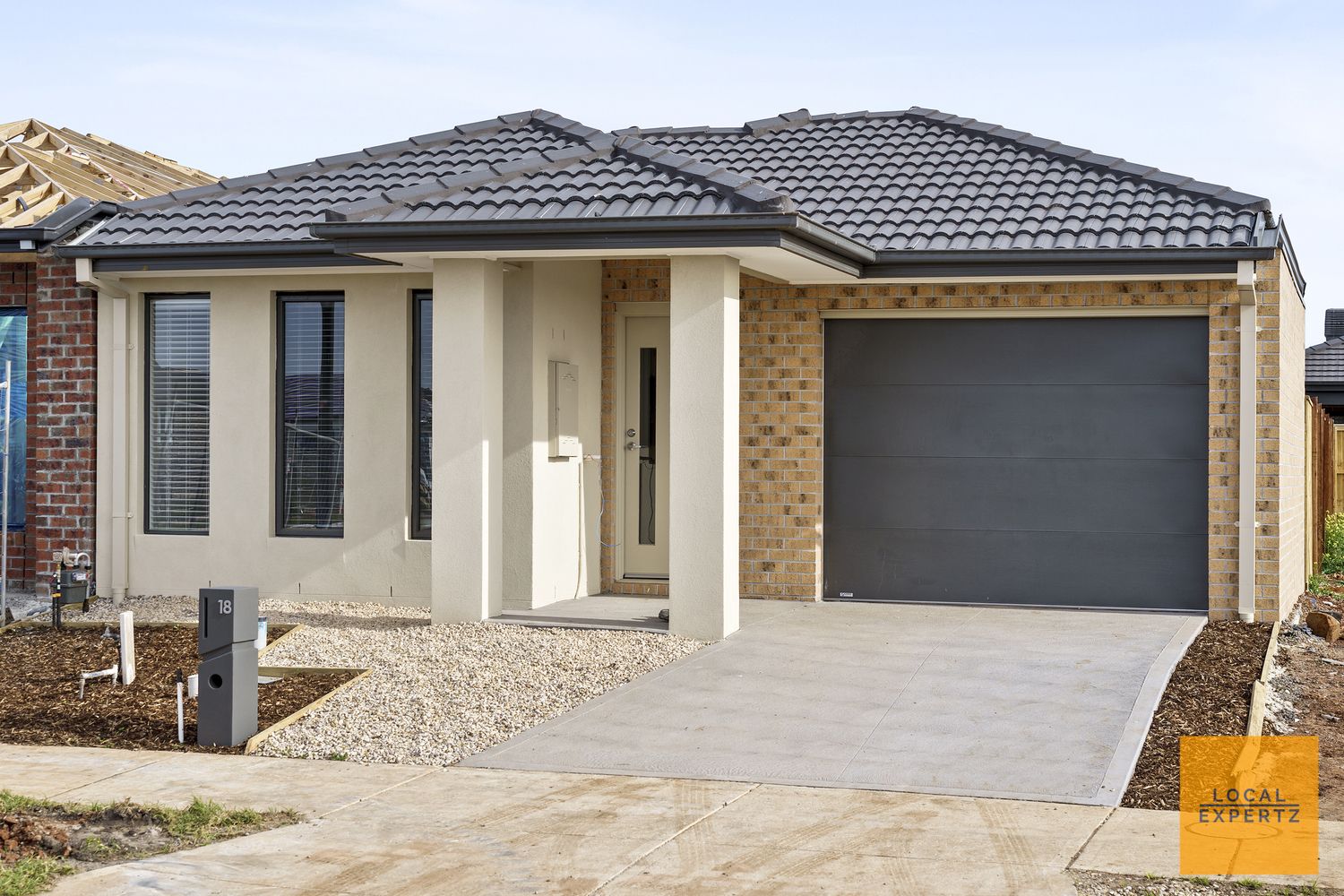 4 bedrooms House in 18 Harshaw Road THORNHILL PARK VIC, 3335