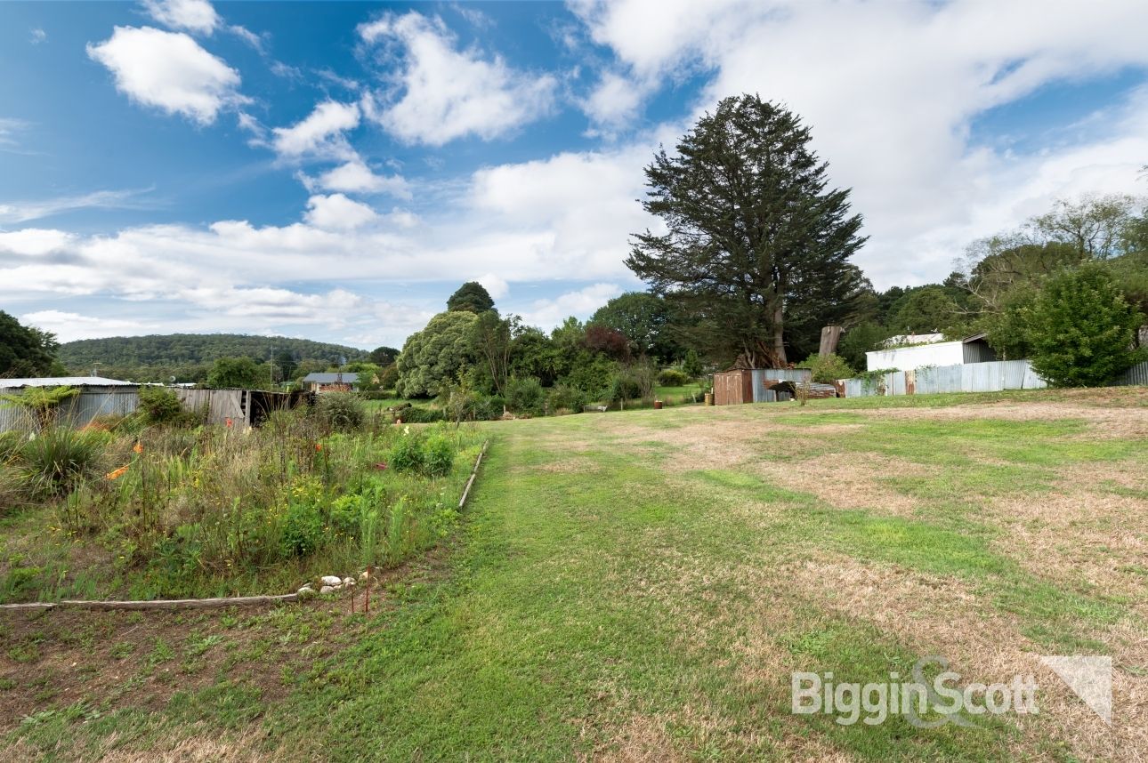 8 High Street, Lyonville VIC 3461, Image 2