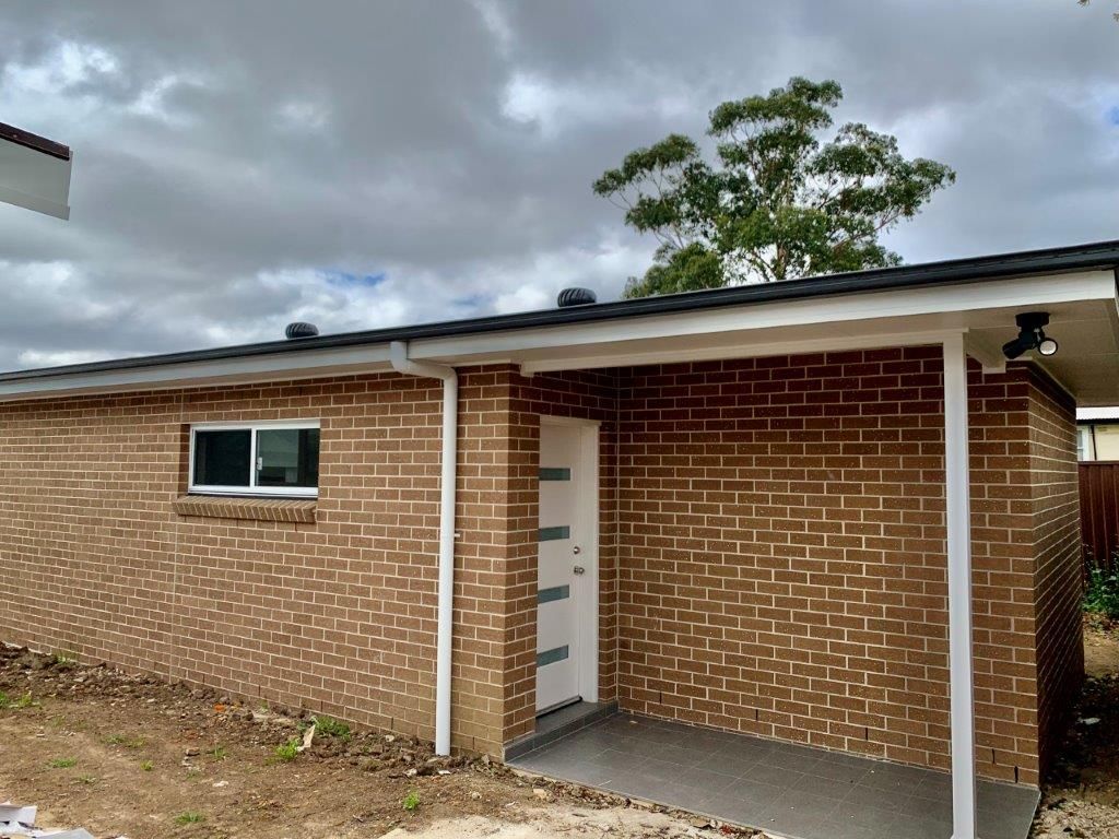 2 bedrooms House in 18A Utzon Road CABRAMATTA WEST NSW, 2166