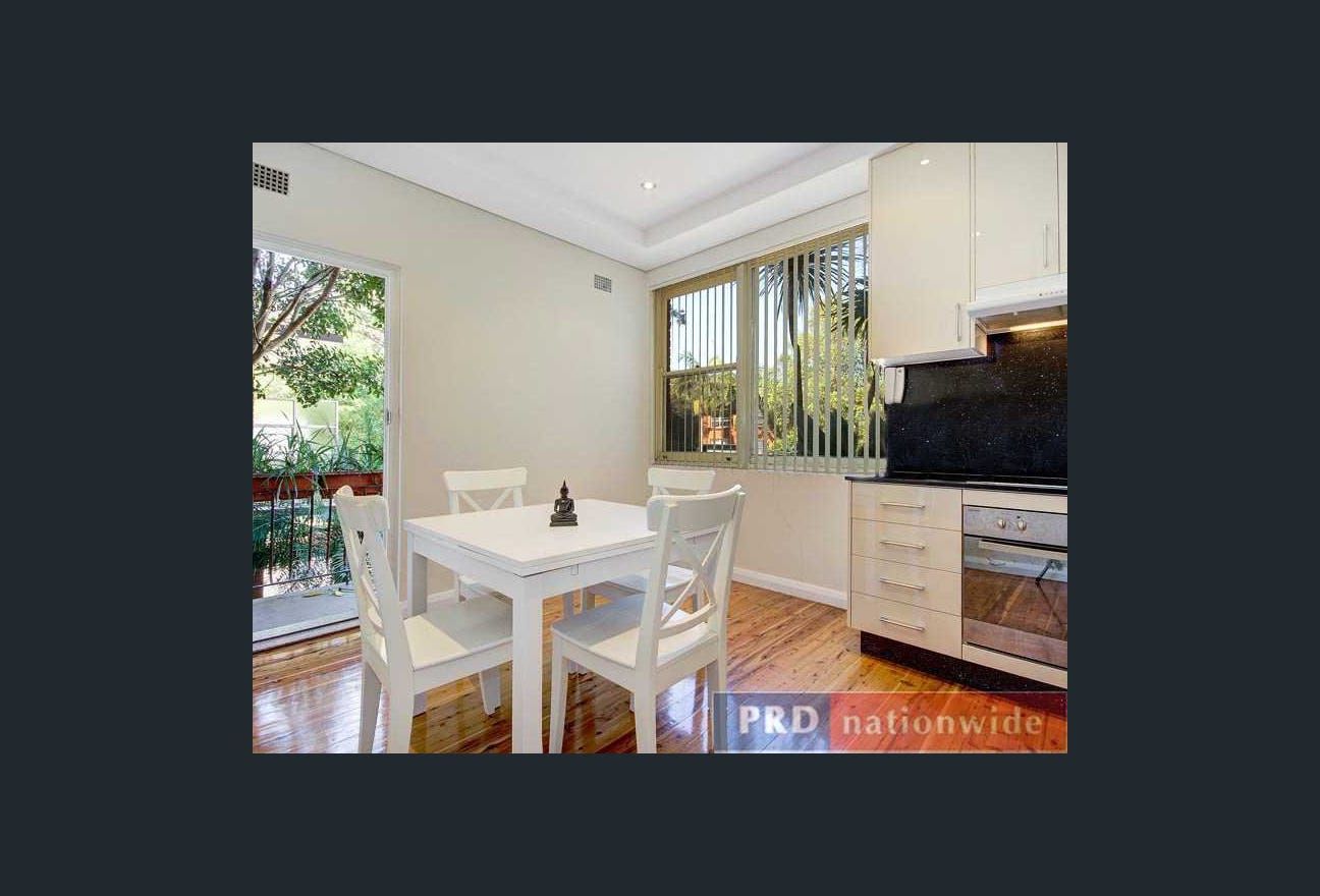 2 bedrooms Apartment / Unit / Flat in 1/18 ST GEORGES PARADE HURSTVILLE NSW, 2220