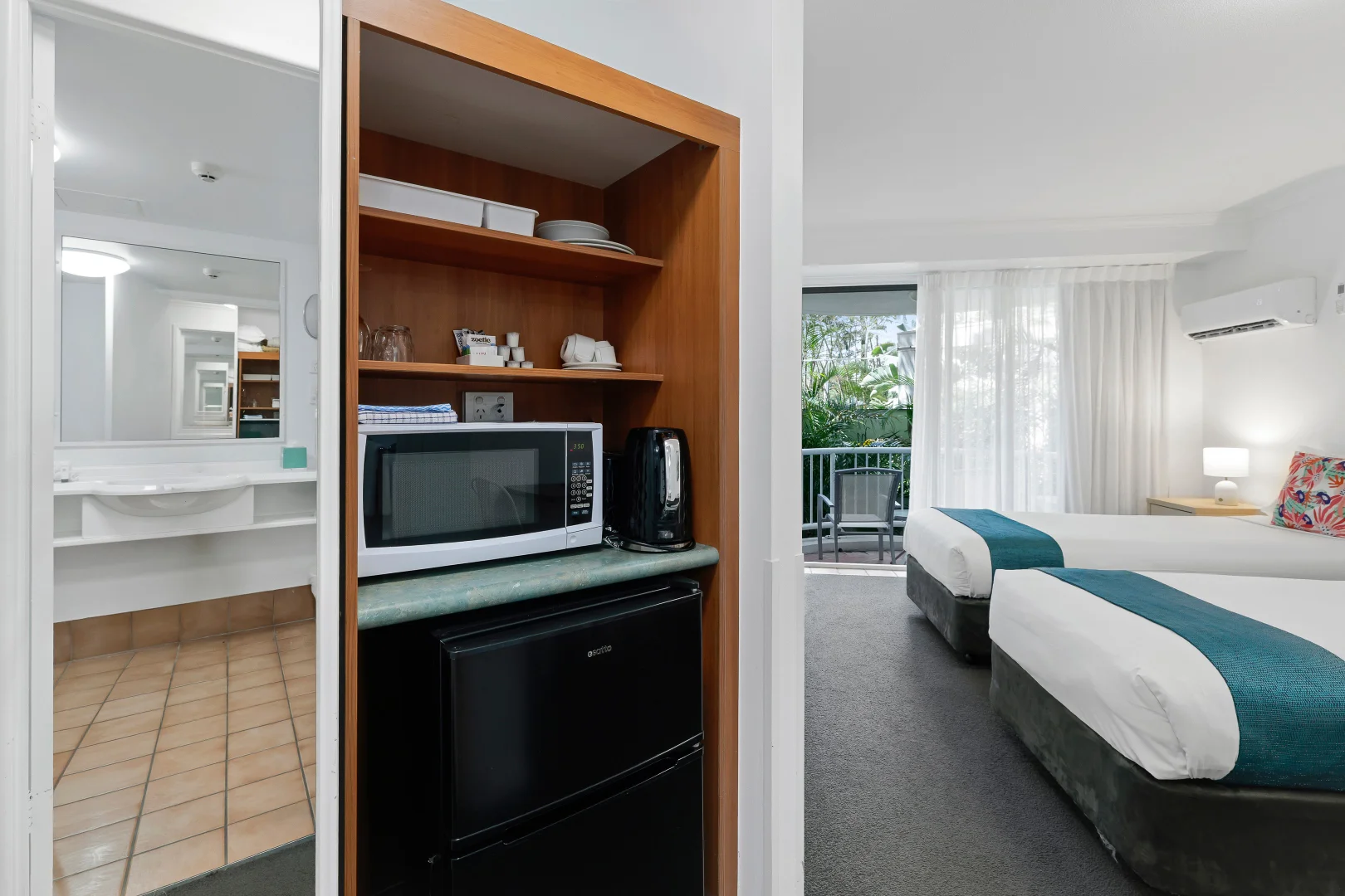 Additional image 14 of 003 & 004/140-144 Ferny Avenue, Surfers Paradise QLD 4217