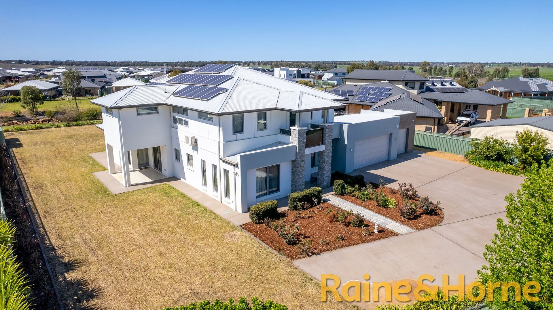 6 bedrooms House in 10 Alluvial Court DUBBO NSW, 2830