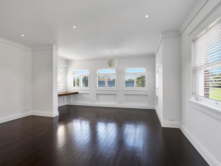 2 bedrooms Apartment / Unit / Flat in 10/2 Iluka Street ROSE BAY NSW, 2029