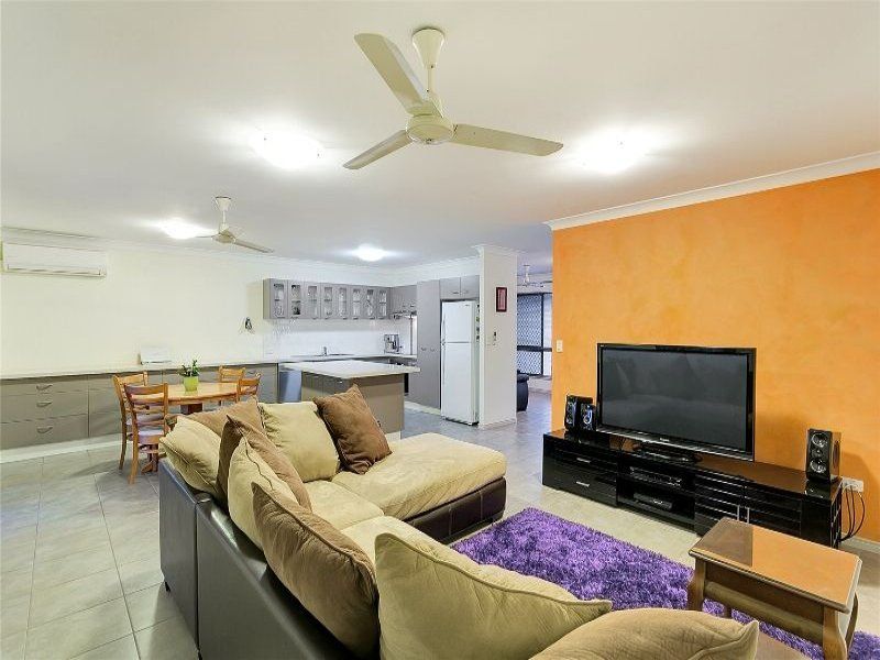 2 Goldberg Close, White Rock QLD 4306, Image 1