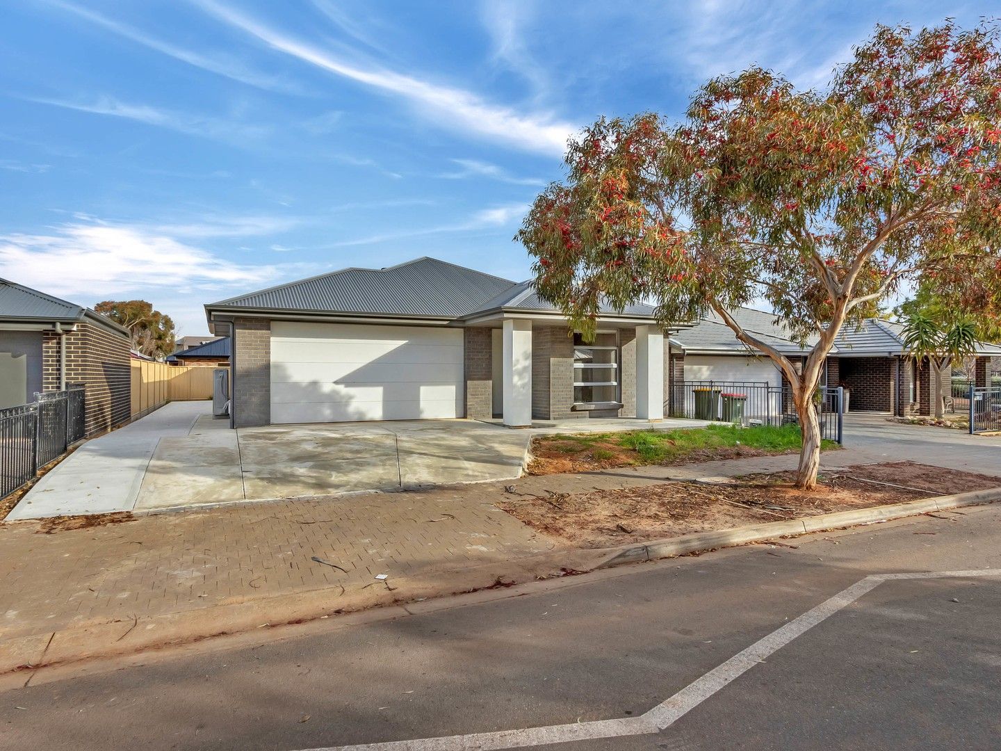 4 bedrooms House in 4 Scarlet Ave MUNNO PARA SA, 5115