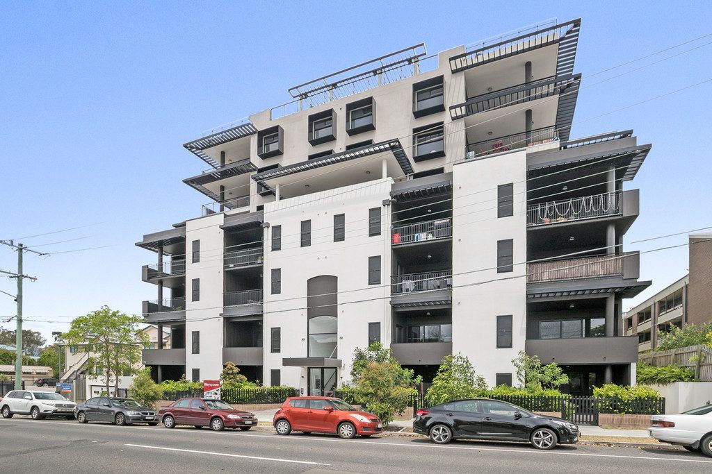 2 bedrooms Apartment / Unit / Flat in 402/131-135 Clarence Road INDOOROOPILLY QLD, 4068