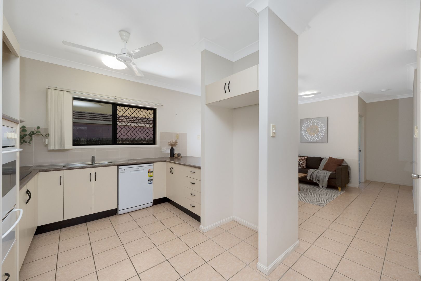 28 Seldon Place, Kirwan QLD 4817, Image 2