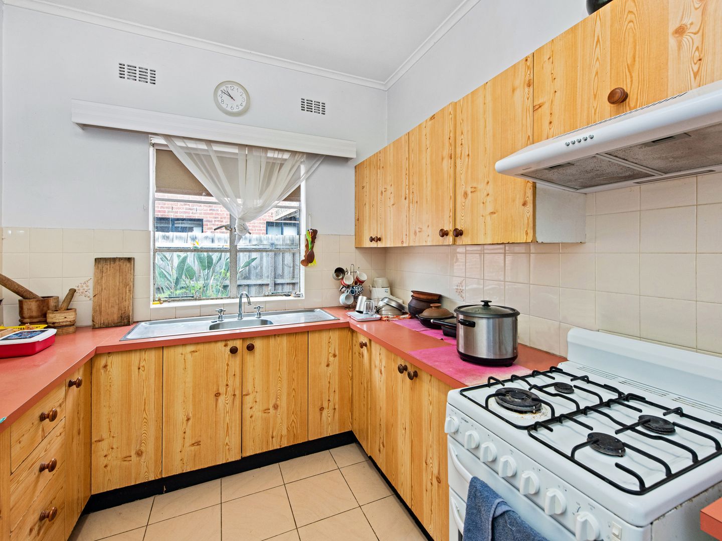 30 Woodland Street, Strathmore VIC 3041, Image 2