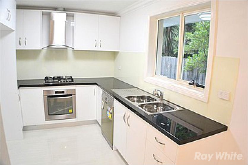3 bedrooms Townhouse in 2/40 Vermont Street GLEN WAVERLEY VIC, 3150