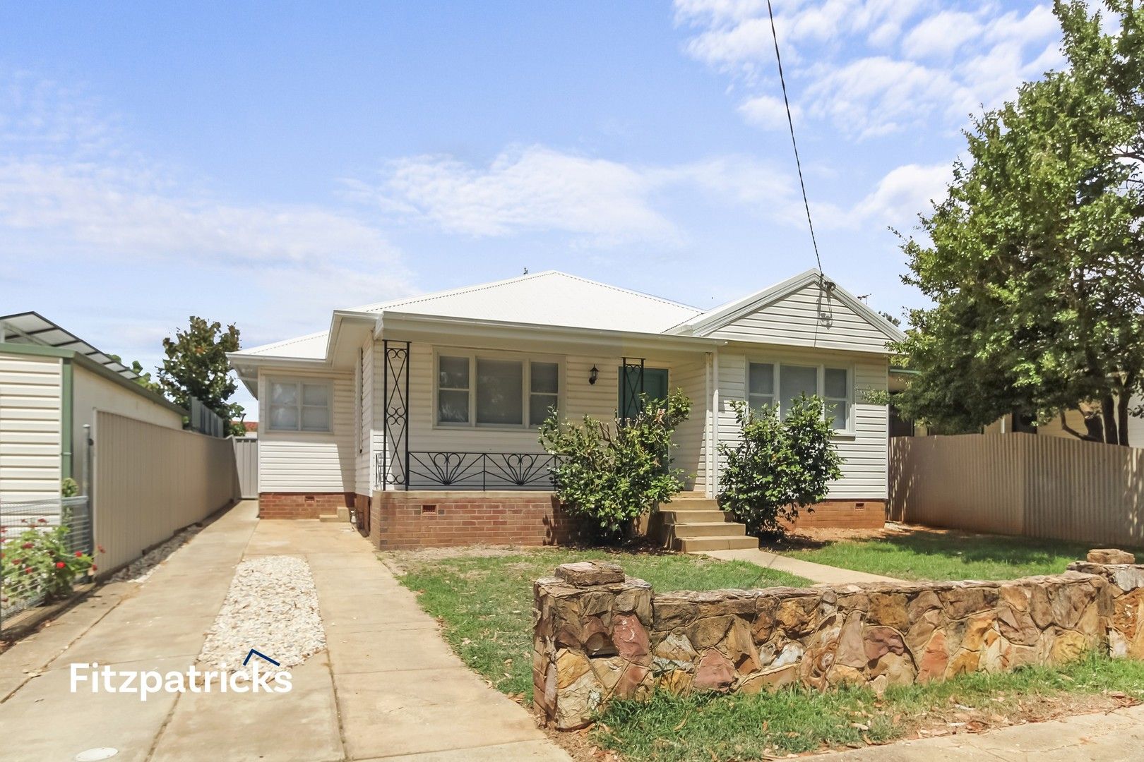 3 bedrooms House in 5 Hely Avenue TURVEY PARK NSW, 2650