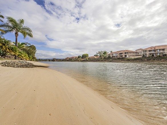 2/125 Santa Cruz Boulevard, Clear Island Waters QLD 4226, Image 1