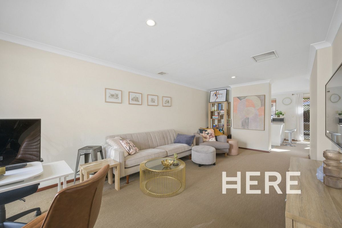 2 bedrooms Villa in 2/6 Forbes Road APPLECROSS WA, 6153