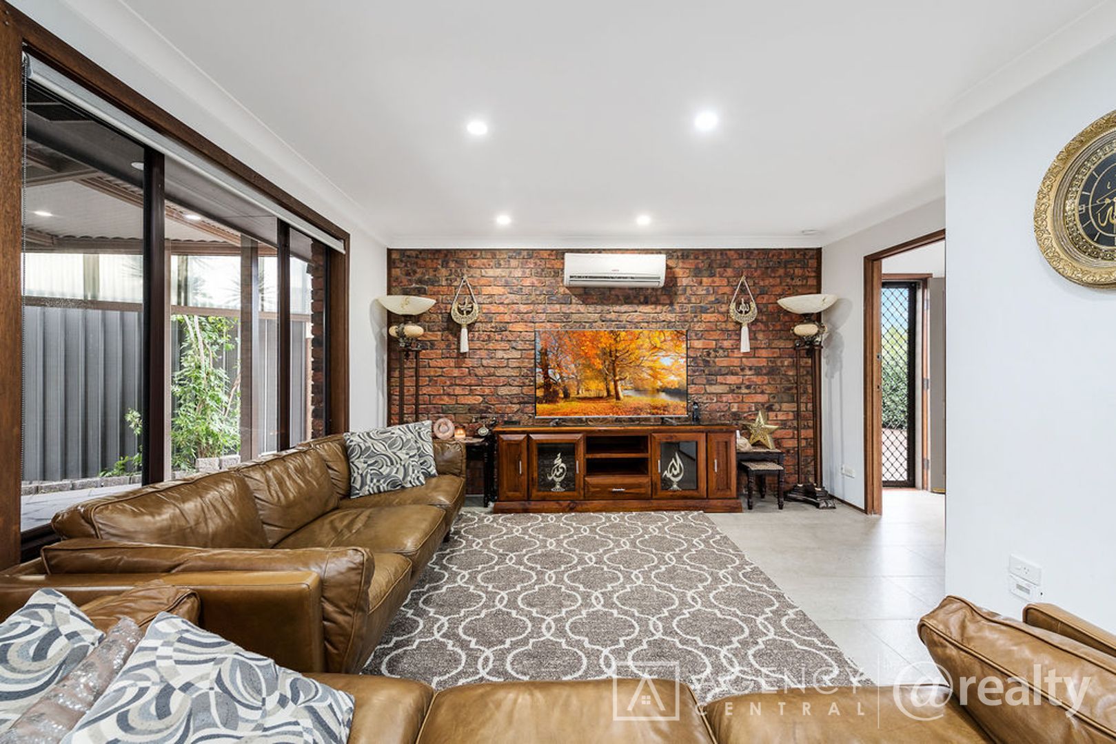 6 Thames Place, Kearns NSW 2558, Image 1