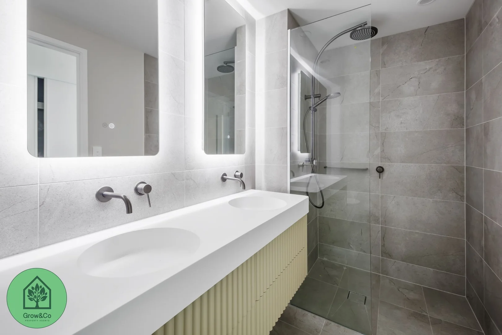 Additional image 17 of 2407/10 Sickle Avenue, Hope Island QLD 4212