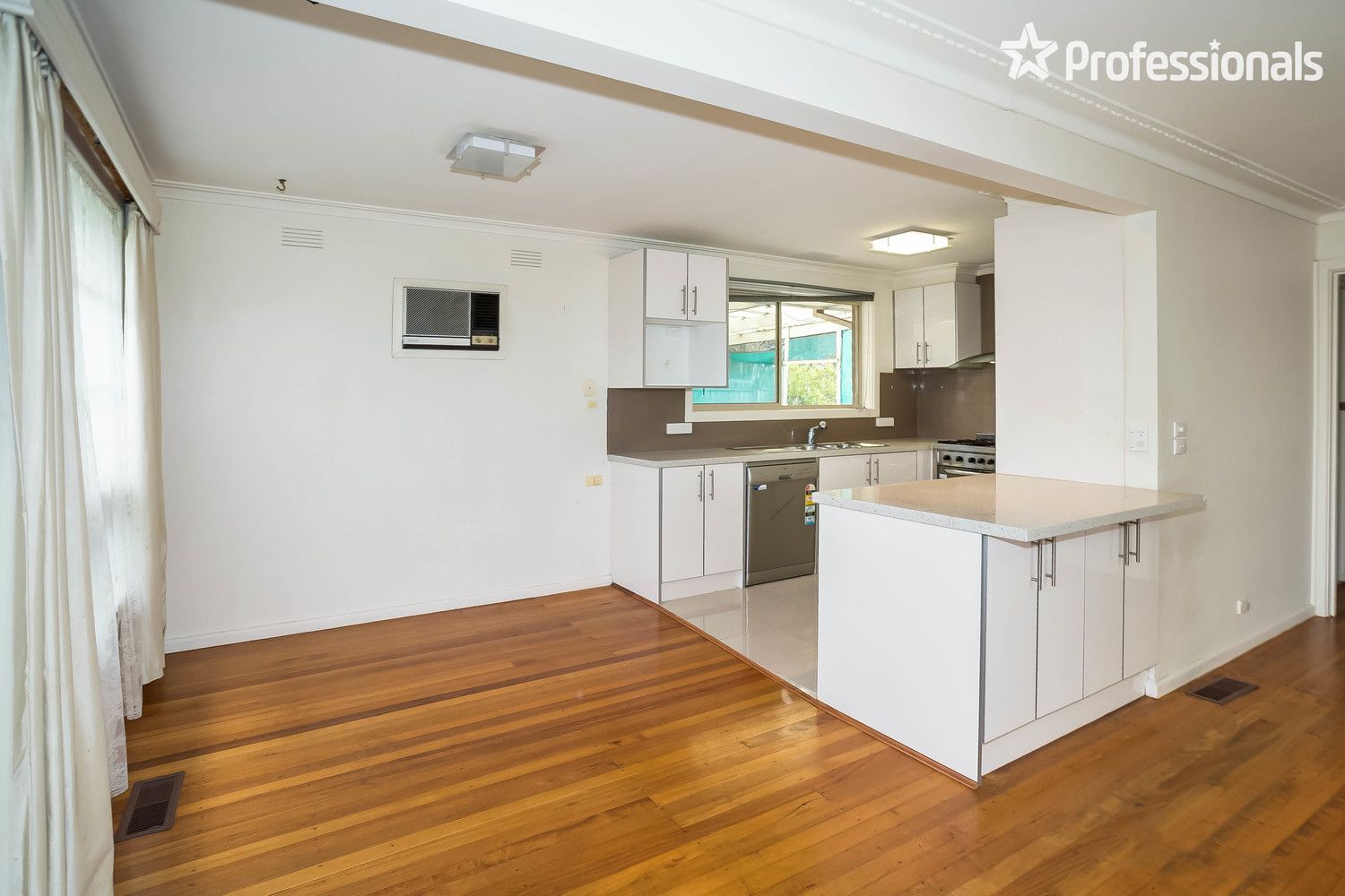 94 Fonteyn Drive, Wantirna South VIC 3152 House For Rent Domain