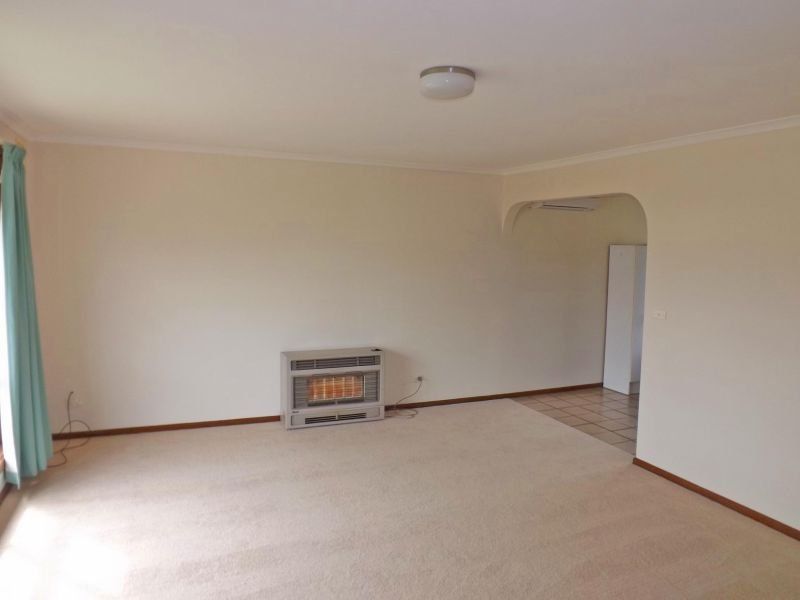 2/25 Ashby Street, TRAFALGAR VIC 3824, Image 1