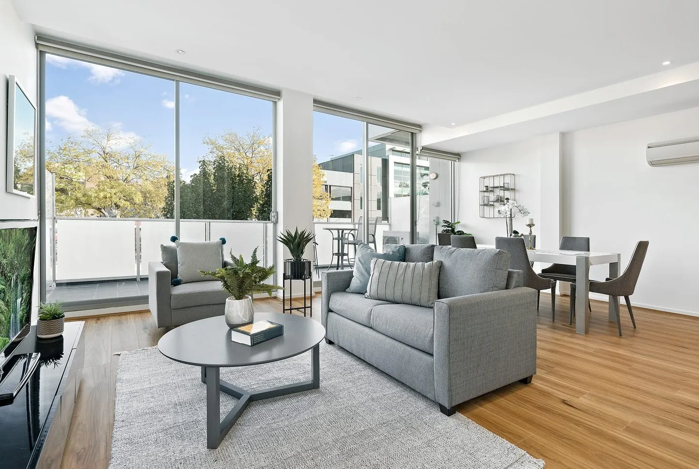 Modern Light-Filled Apartment in the Glen Waverley Secondary College Zone