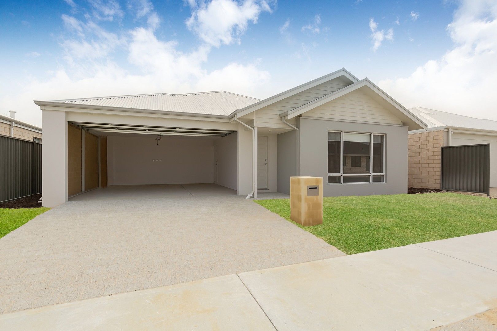 5 bedrooms House in 52 Casina Way JINDALEE WA, 6036