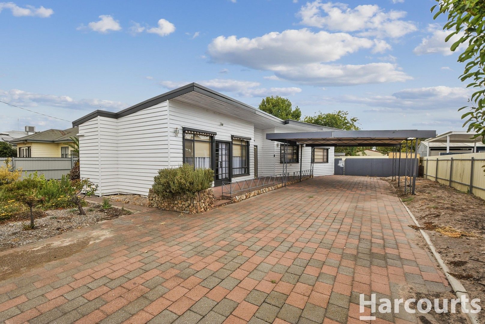 4 bedrooms House in 14 Tucker Street HORSHAM VIC, 3400