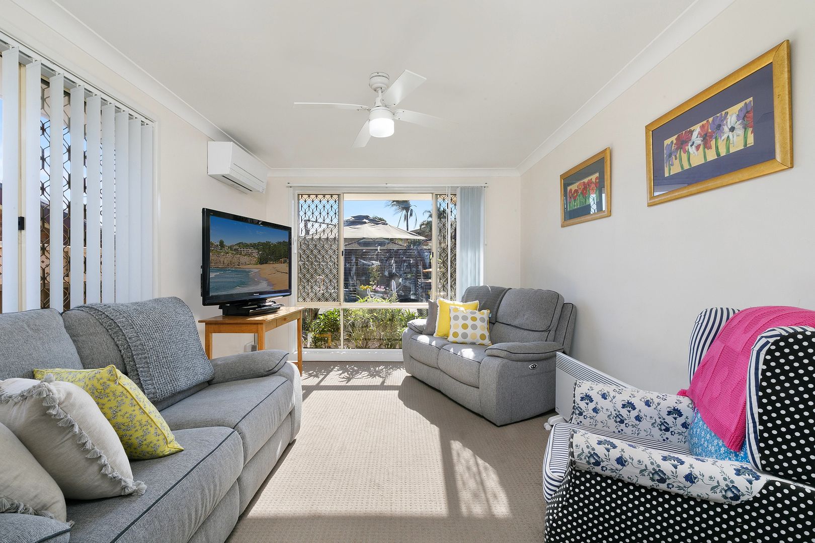 2/11 Augustus Place, Bateau Bay NSW 2261, Image 1