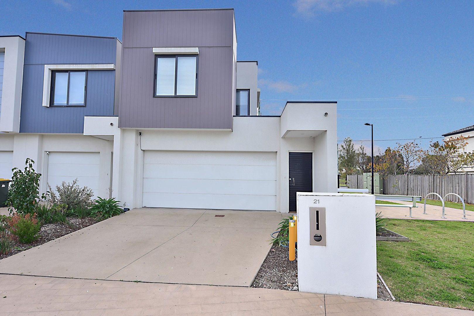 21 Hardy Loop, Keysborough VIC 3173 Townhouse For Rent 625 Domain
