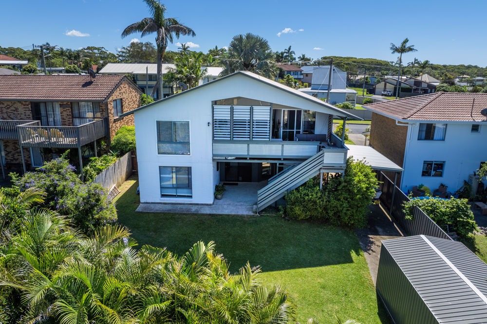 11 Burns Crescent, Corindi Beach NSW 2456, Image 0