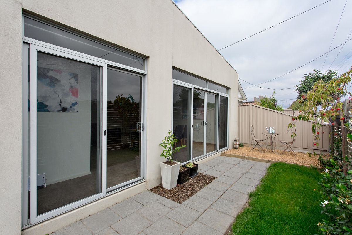 2/903 Geelong Road, Canadian VIC 3350, Image 0